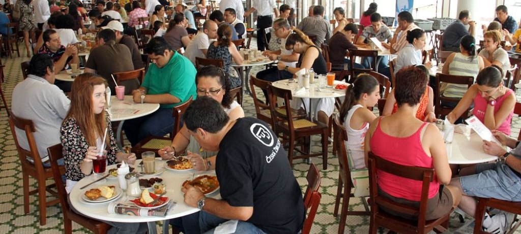 Spanish people in a restaurant