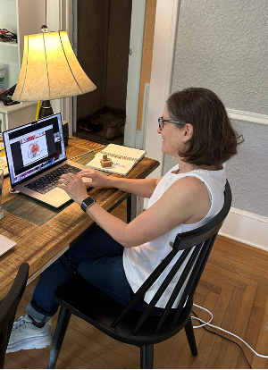 Jennifer, learning Spanish over Zoom with the Real World program